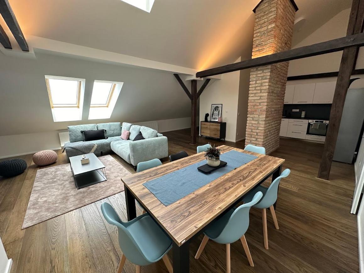 Loft Apartments Прага Экстерьер фото
