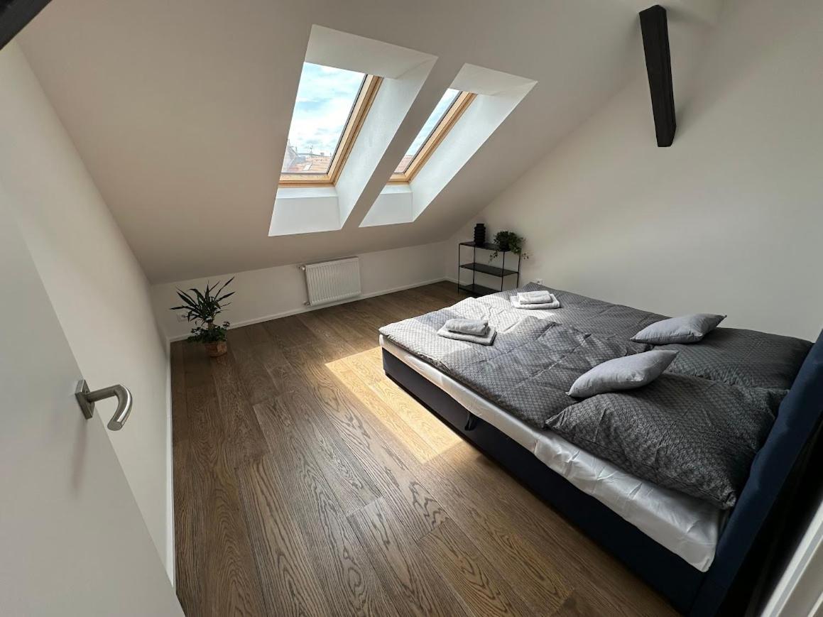 Loft Apartments Прага Экстерьер фото
