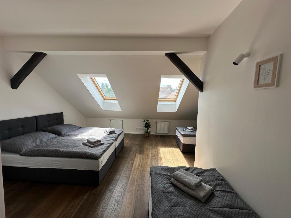 Loft Apartments Прага Экстерьер фото