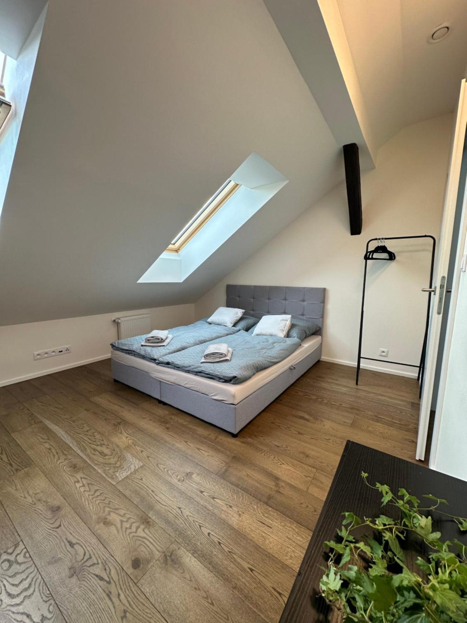 Loft Apartments Прага Экстерьер фото